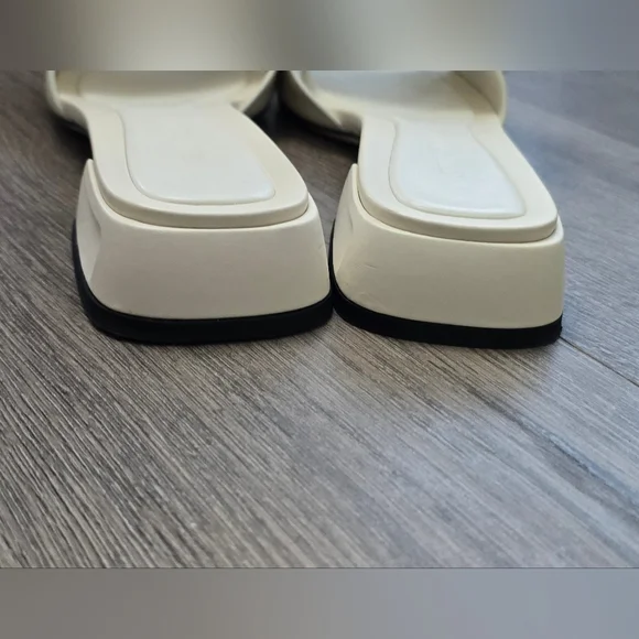 Jimmy Choo Hawke Mule Flat Latte/Gold Ladies Size 38.5 EUC Luxury Leather - Picture 8 of 13